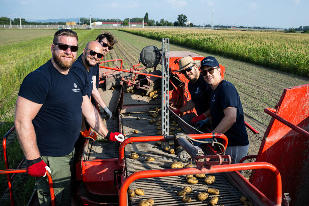 Serviceverein Round Table Wiener Neustadt Serviceprojekt Ernte Erdäpfel auf Mission 2025